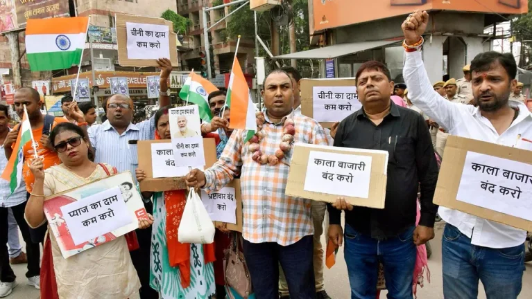 Not ethanol, but low output, festive demand behind sugar price hike: Centre