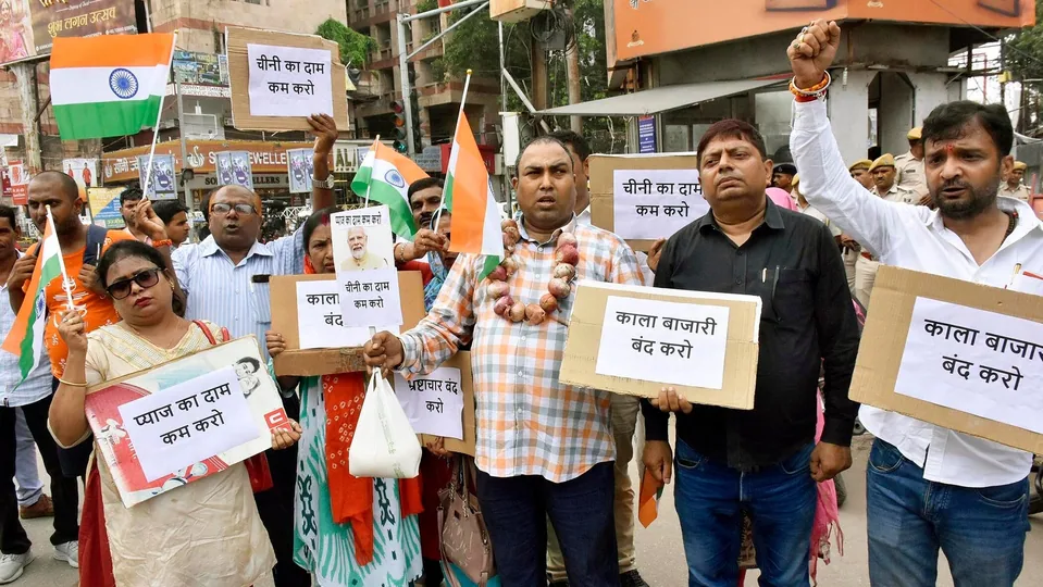 Not ethanol, but low output, festive demand behind sugar price hike: Centre